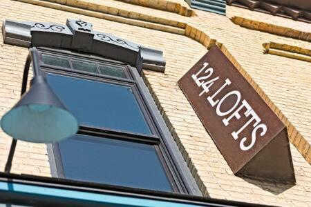 Hip Urban Loft-Small Town Charm-124 Lofts #2 West Dundee Kültér fotó
